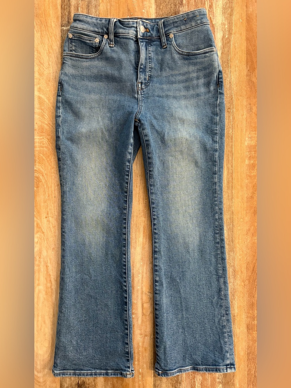 Madewell Curvy Kick Out Crop Jean Size 28 Oneida Medium Blue Wash Flare N0697